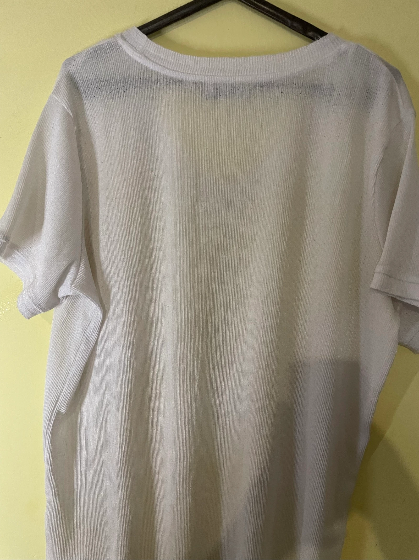 Satijnwitte lange tuniek / blouse met V-hals en zakken met strik – photo 5